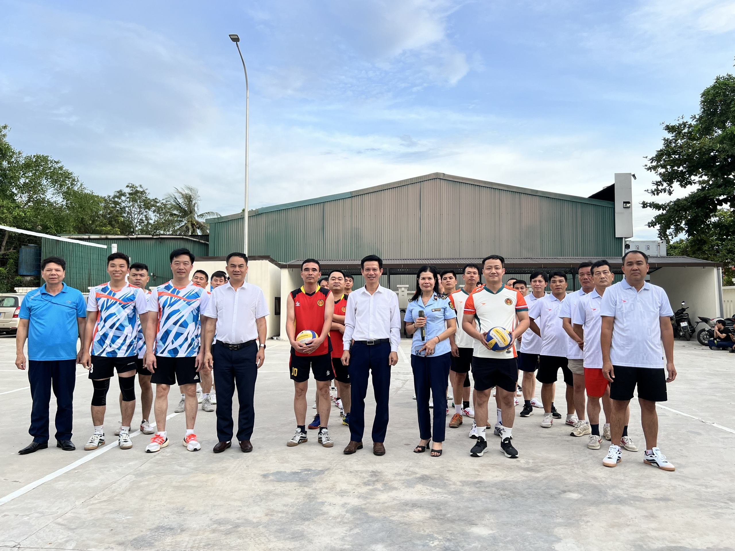 Nghệ An: Tổ chức thành công Hội thao chào mừng Đại hội Đảng các cấp và kỷ niệm 68 năm ngày truyền thống lực lượng Quản lý thị trường