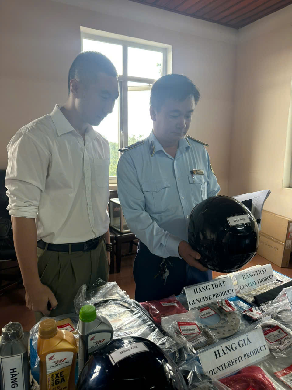Chi cục Quản lý thị trường tỉnh Đắk Nông phối hợp với Công ty Luật TNHH Phạm & Liên danh, Công ty Honda Việt Nam tổ chức Hội nghị tập huấn, hướng dẫn phân biệt hàng thật - hàng giả năm 2025